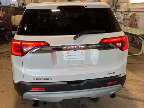 Used 2019 GMC Acadia SLT image 3