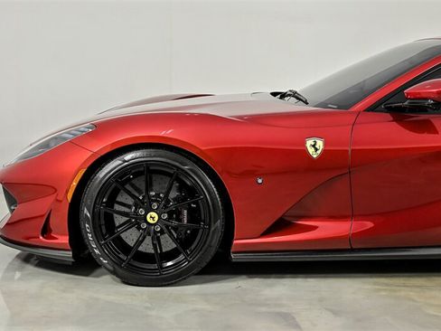 Used 2020 Ferrari 812 Superfast RWD image 8