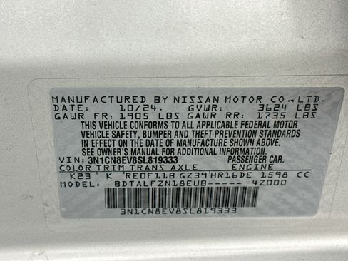 Used 2025 Nissan Versa SV FWD image 12