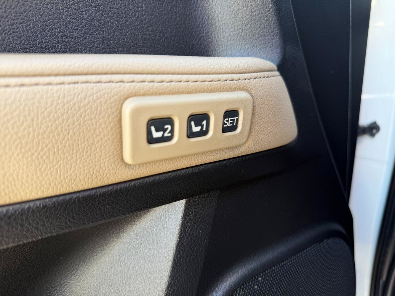 Used 2018 Toyota 4Runner Limited AWD/4WD image 13