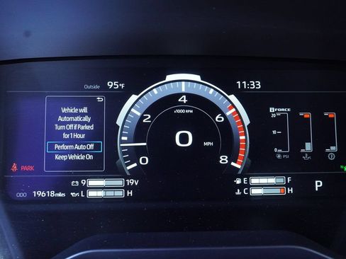 Used 2024 Toyota Tundra Limited AWD/4WD image 23