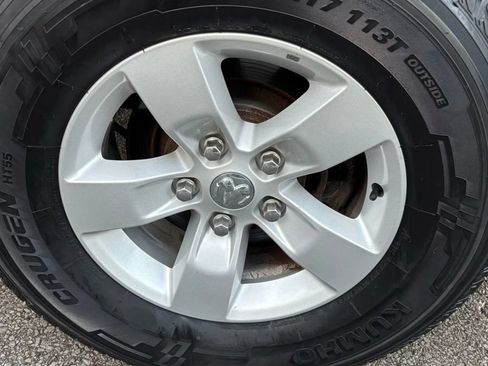 Used 2021 RAM 1500 Classic SLT AWD/4WD image 25