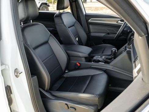 Used 2021 Volkswagen Atlas Cross Sport SEL FWD image 35
