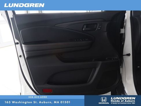 Used 2024 Honda Passport TrailSport image 9
