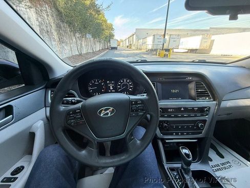 Used 2017 Hyundai Sonata SE image 16