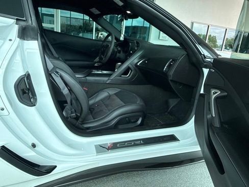 Used 2016 Chevrolet Corvette Z06 w/ Z07 Performance Package RWD image 11