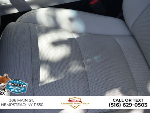 Used 2022 Genesis GV70 2.5T AWD/4WD image 12
