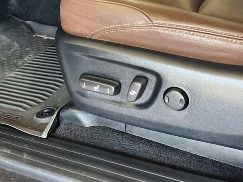 Used 2021 Toyota 4Runner Limited image 29