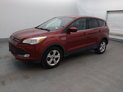 Used 2015 Ford Escape SE FWD image 2