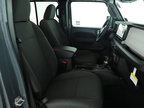 New 2026 Jeep Gladiator Sport image 12