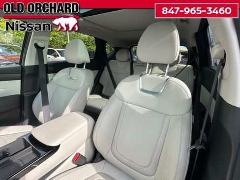 Used 2025 Hyundai Tucson Limited AWD/4WD image 11