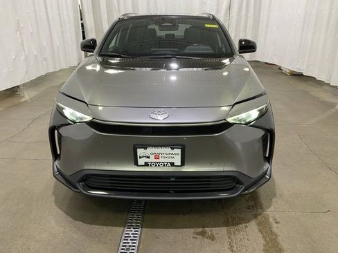 Used 2023 Toyota bZ4X XLE image 9