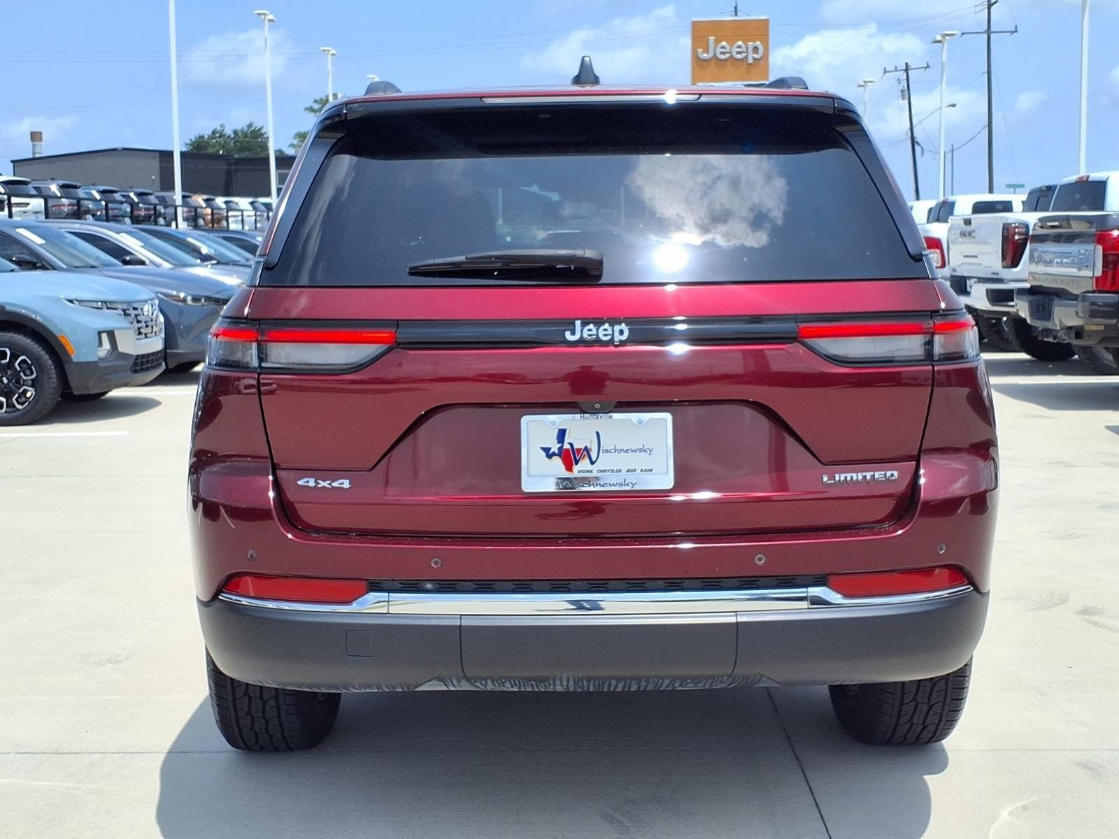 Used 2022 Jeep Grand Cherokee Limited AWD/4WD image 7