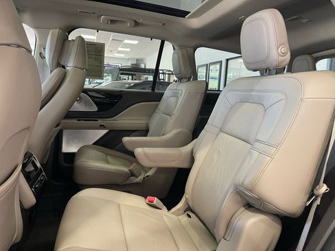Used 2020 Lincoln Aviator Reserve w/ Equipment Group 202A AWD/4WD image 35