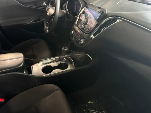 Used 2019 Chevrolet Malibu LT w/ Driver Confidence Package II FWD image 16