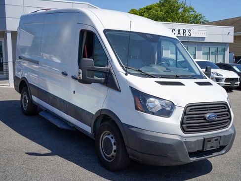 Used 2018 Ford Transit 250 148 Medium Roof RWD image 8