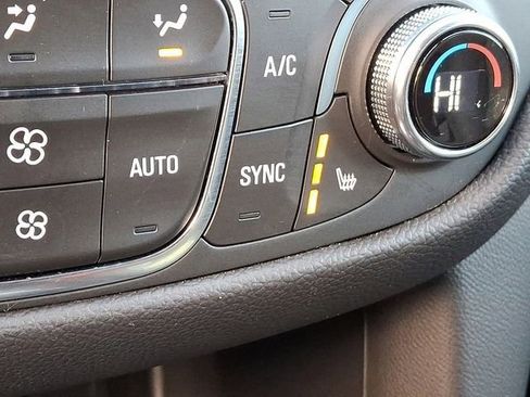 Used 2023 Chevrolet Equinox LT image 33