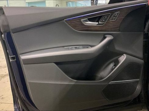 Used 2020 Audi Q8 Premium Plus w/ Premium Plus Package AWD/4WD image 23