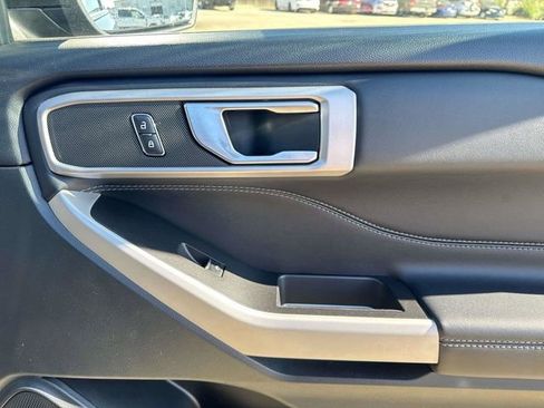 Used 2024 Ford Explorer XLT w/ Equipment Group 202A image 18