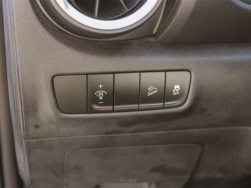 Certified 2022 Hyundai Kona Limited image 31