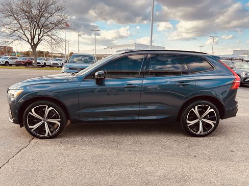 Used 2022 Volvo XC60 B6 R-Design w/ Advanced Package image 4