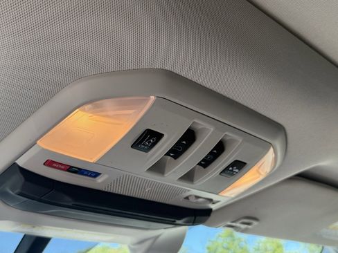 Certified 2022 Subaru Ascent Limited w/ Technology Package image 19