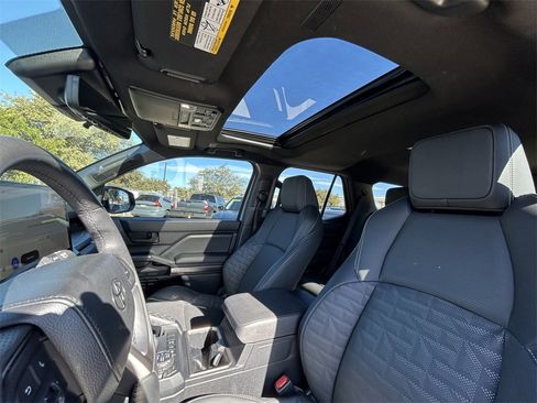Used 2025 Toyota 4Runner TRD Off-Road Premium image 12