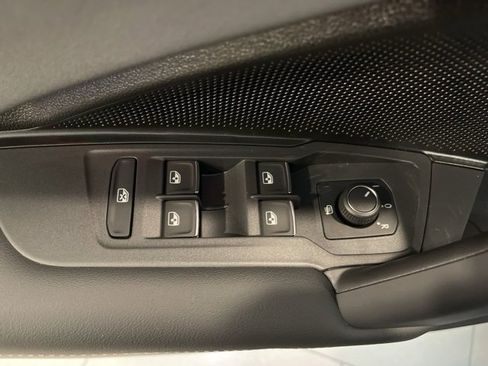 New 2026 Volkswagen Tiguan SE image 26