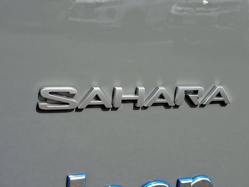 Used 2023 Jeep Wrangler Unlimited Sahara image 30