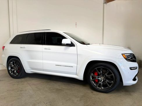 Used 2015 Jeep Grand Cherokee SRT w/ Trailer Tow Group IV AWD/4WD image 5