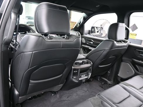 Used 2025 RAM 1500 Laramie w/ Night Edition image 36