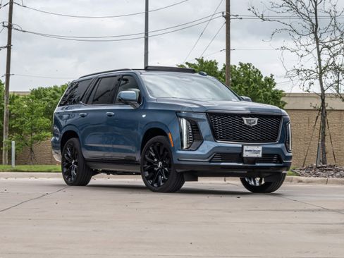 Used 2026 Cadillac Escalade Platinum Sport w/ LPO, ONYX Package image 2