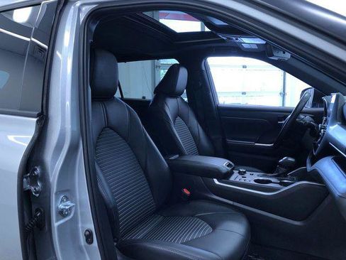 Certified 2025 Toyota Highlander XSE AWD/4WD image 22