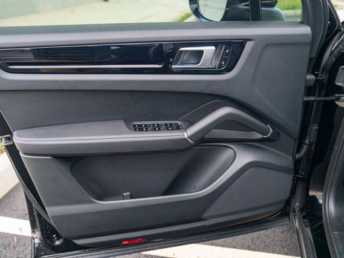 Used 2019 Porsche Cayenne image 10