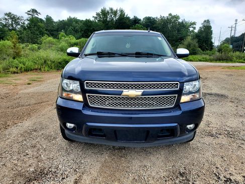 Used 2007 Chevrolet Suburban LTZ w/ LTZ Preferred Equipment Group image 3