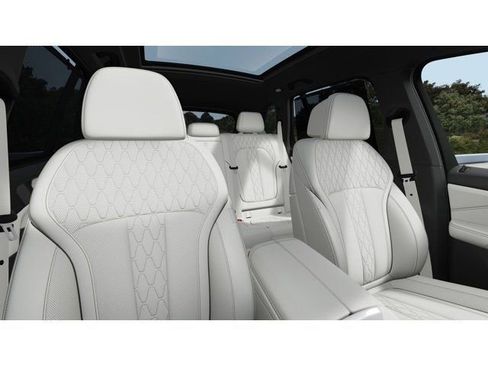 New 2026 BMW X5 M60i image 11