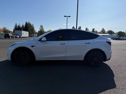 Used 2023 Tesla Model Y Performance AWD/4WD image 4