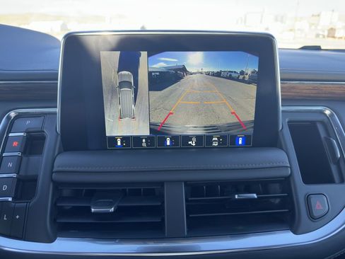 Used 2024 Chevrolet Suburban High Country image 12