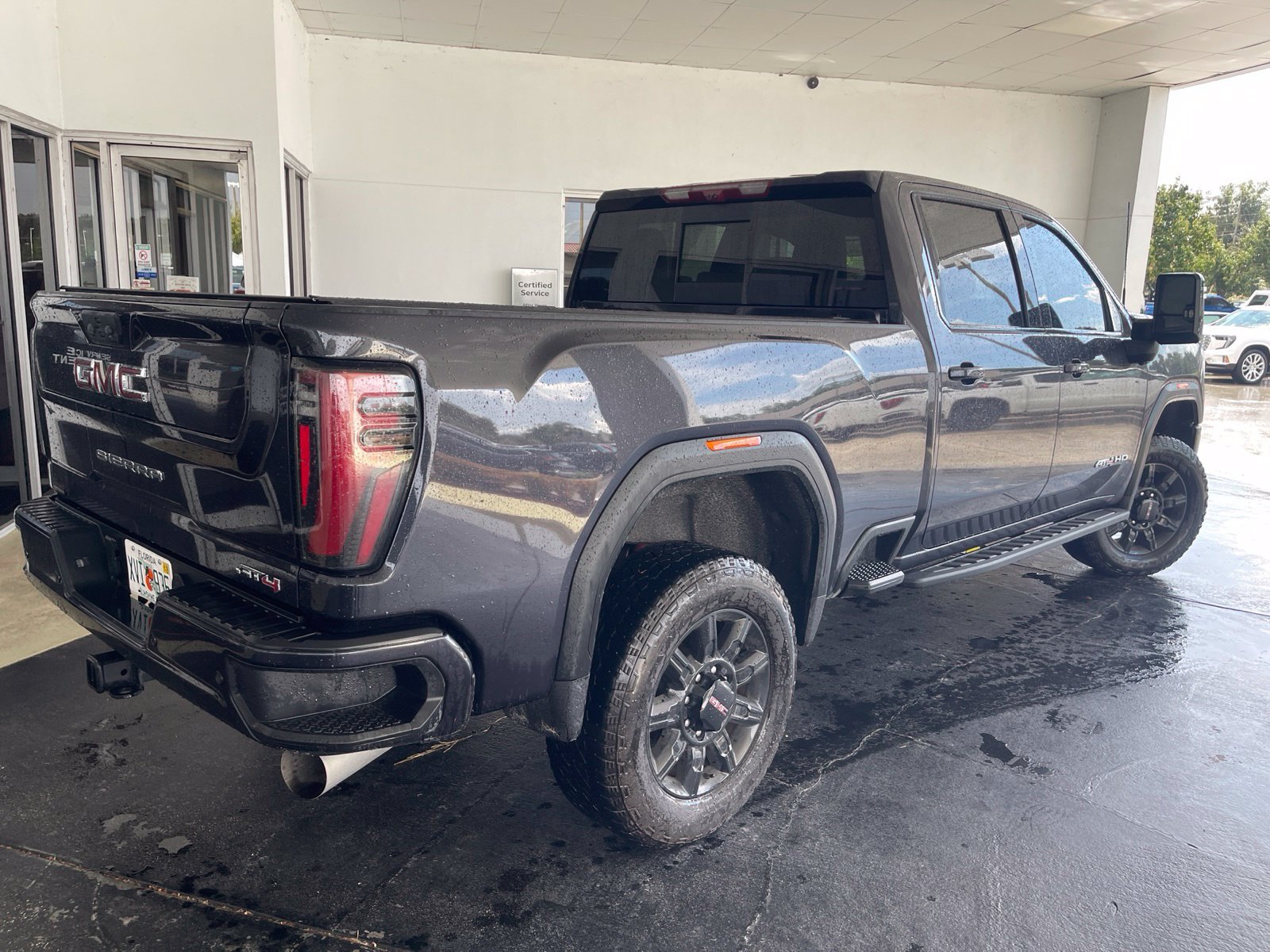 Used 2025 GMC Sierra 3500 AT4 w/ AT4 Premium Plus Package AWD/4WD image 8