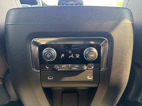 Used 2024 Chevrolet Tahoe High Country AWD/4WD image 17