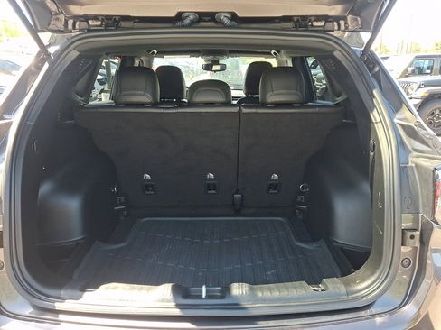 Used 2023 Jeep Compass Latitude AWD/4WD image 18