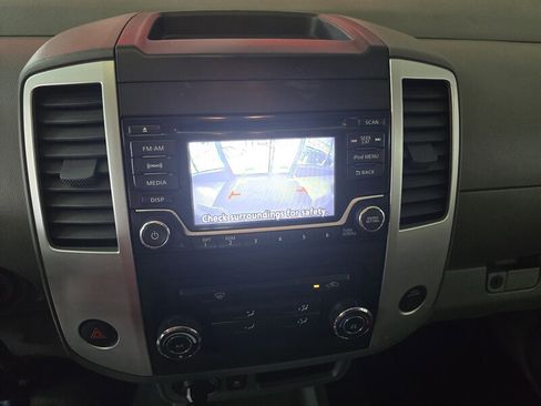 Used 2018 Nissan Frontier SV image 19