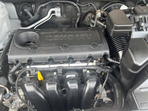 Used 2012 Hyundai Santa Fe GLS image 27