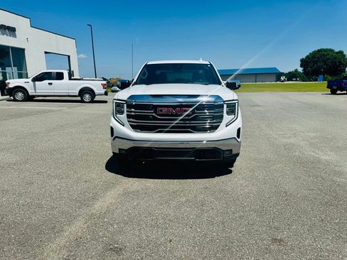 Used 2024 GMC Sierra 1500 SLT RWD image 2