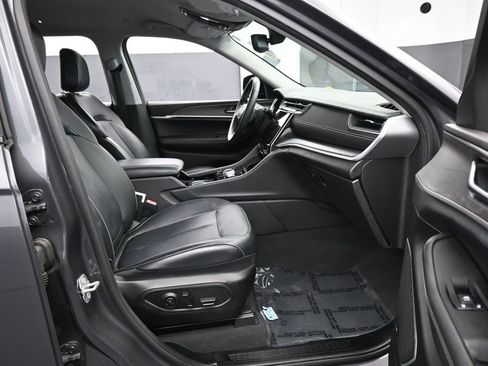 Used 2022 Jeep Grand Cherokee L Limited RWD image 45