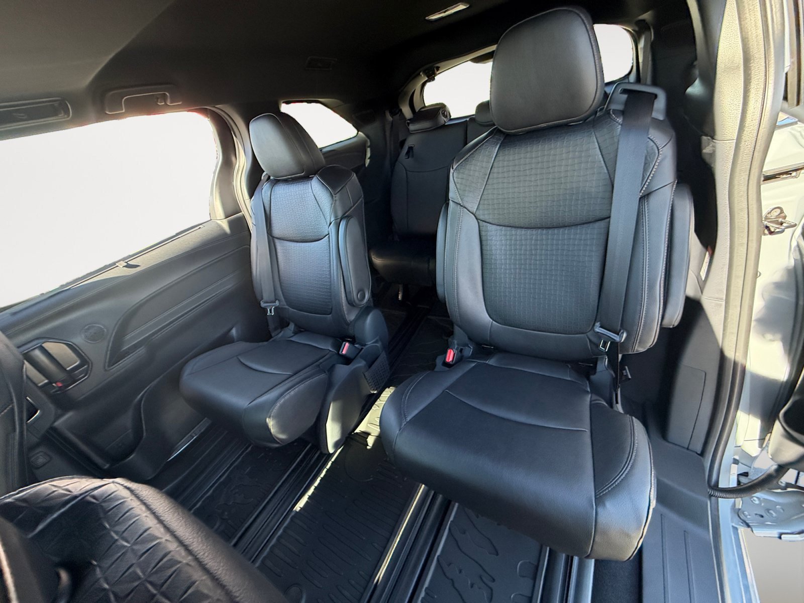 New 2026 Toyota Sienna XLE Woodland Edition AWD/4WD image 13