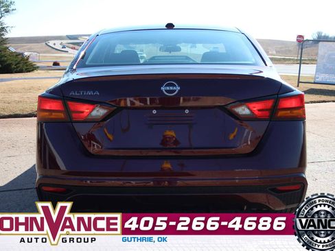 Used 2025 Nissan Altima 2.5 SV image 7