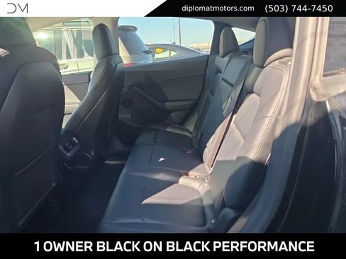 Used 2022 Tesla Model Y Performance AWD/4WD image 9