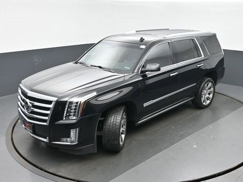 Used 2015 Cadillac Escalade Premium image 33
