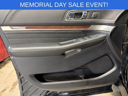 Used 2018 Ford Explorer Platinum AWD/4WD image 34